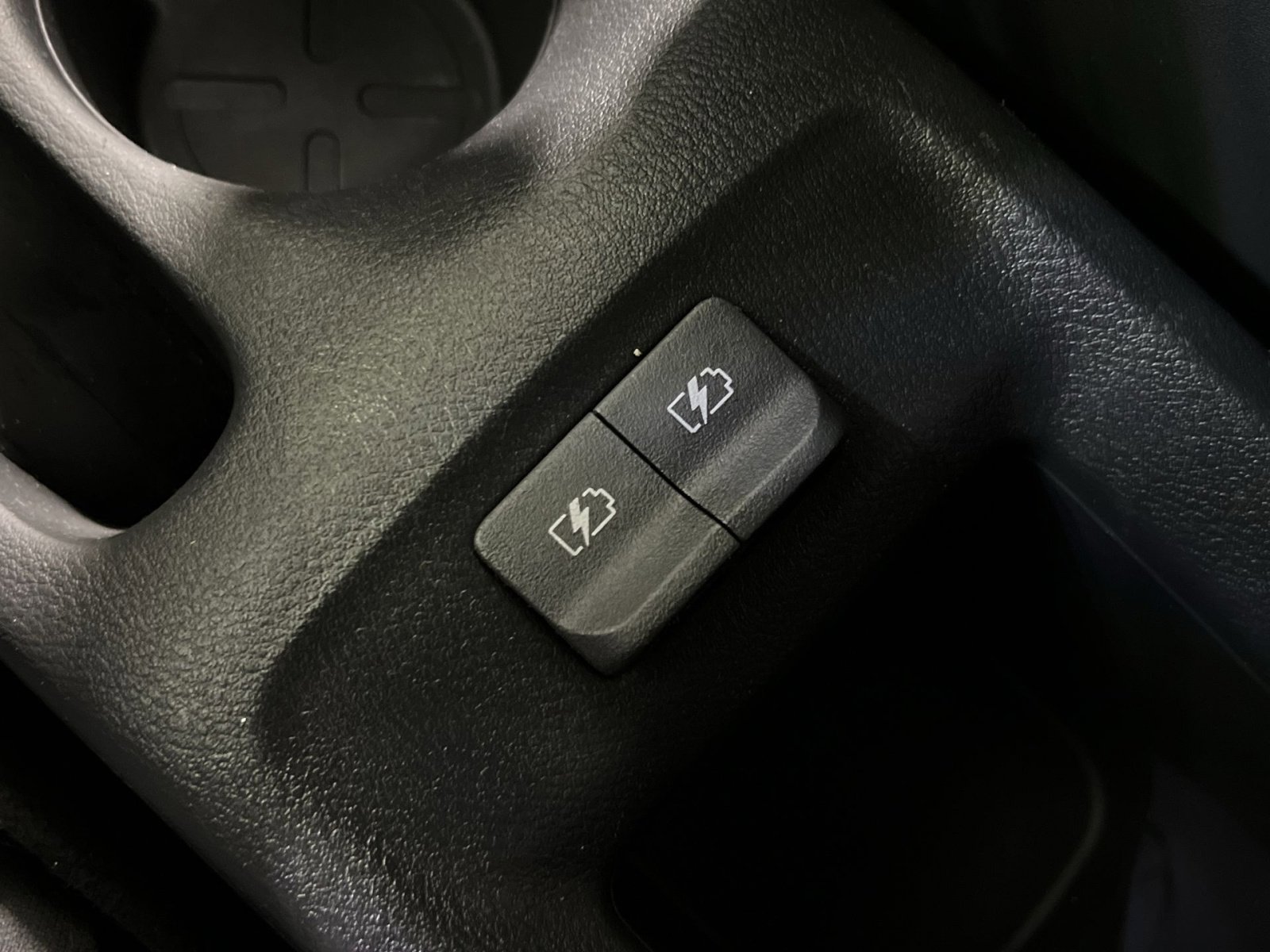 Used 2021 Nissan Kicks S image 33