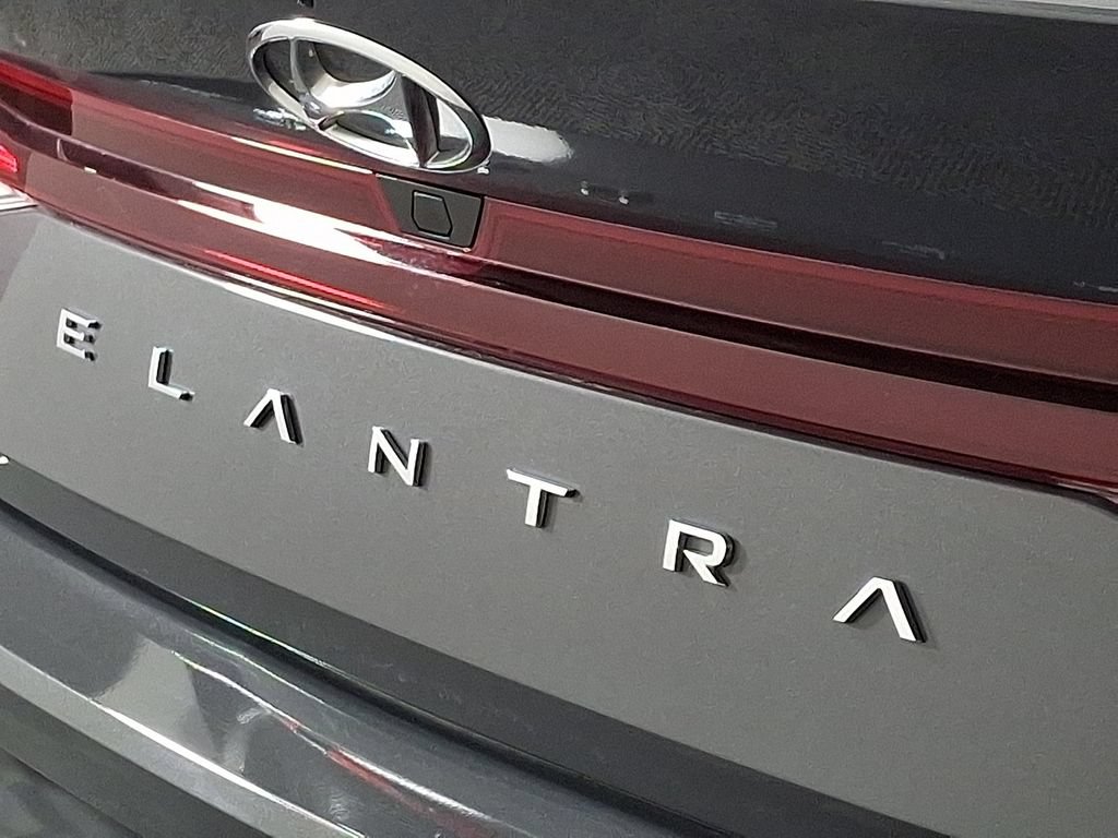 Used 2023 Hyundai Elantra SEL w/ Cargo Package FWD image 30