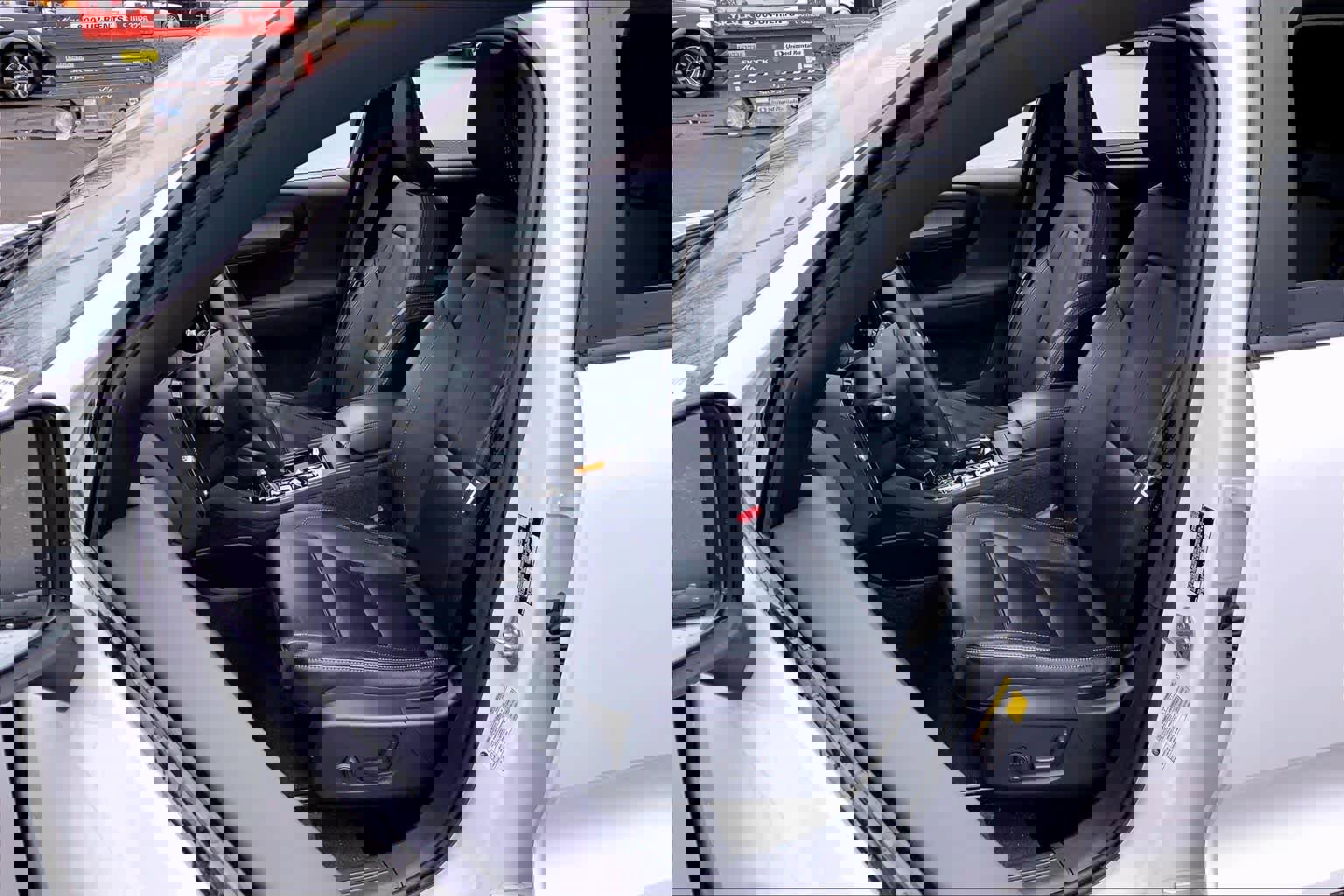 Used 2023 Volvo XC40 B5 Plus w/ Driver Assist Package AWD/4WD image 8