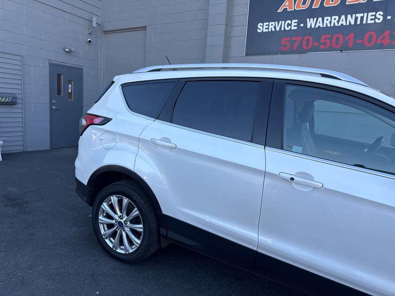 Used 2018 Ford Escape Titanium w/ Ford Safe & Smart Package image 11