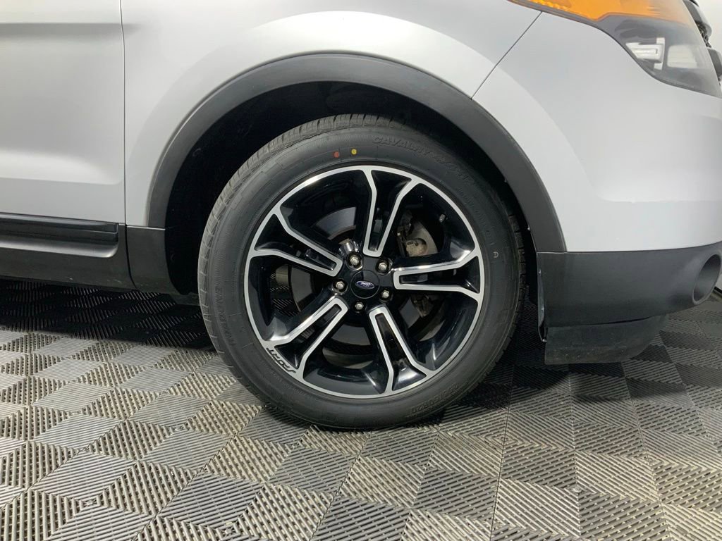 Used 2015 Ford Explorer Sport w/ Equipment Group 401A AWD/4WD image 37
