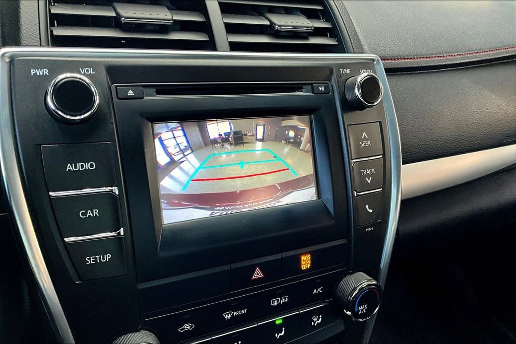 Used 2016 Toyota Camry SE FWD image 13