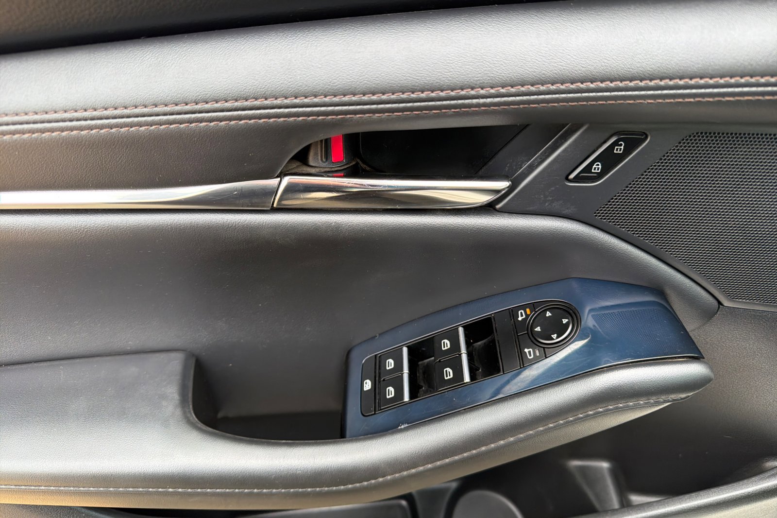 Used 2021 MAZDA MAZDA3 s image 9