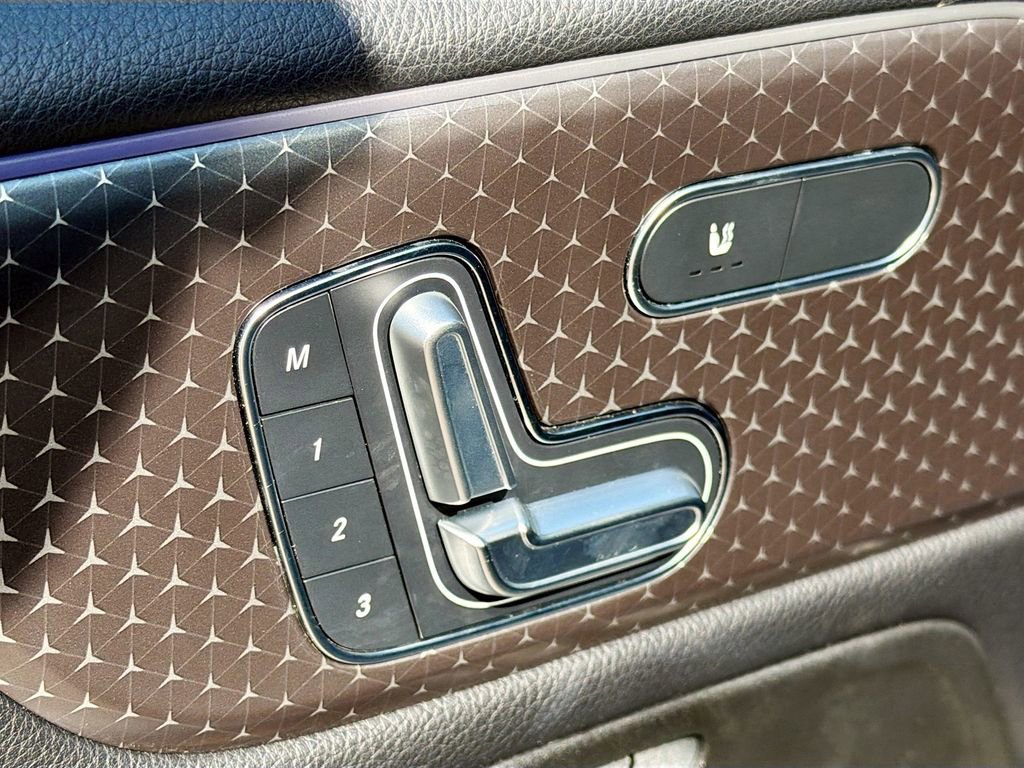 Used 2024 Mercedes-Benz GLB 250 image 24