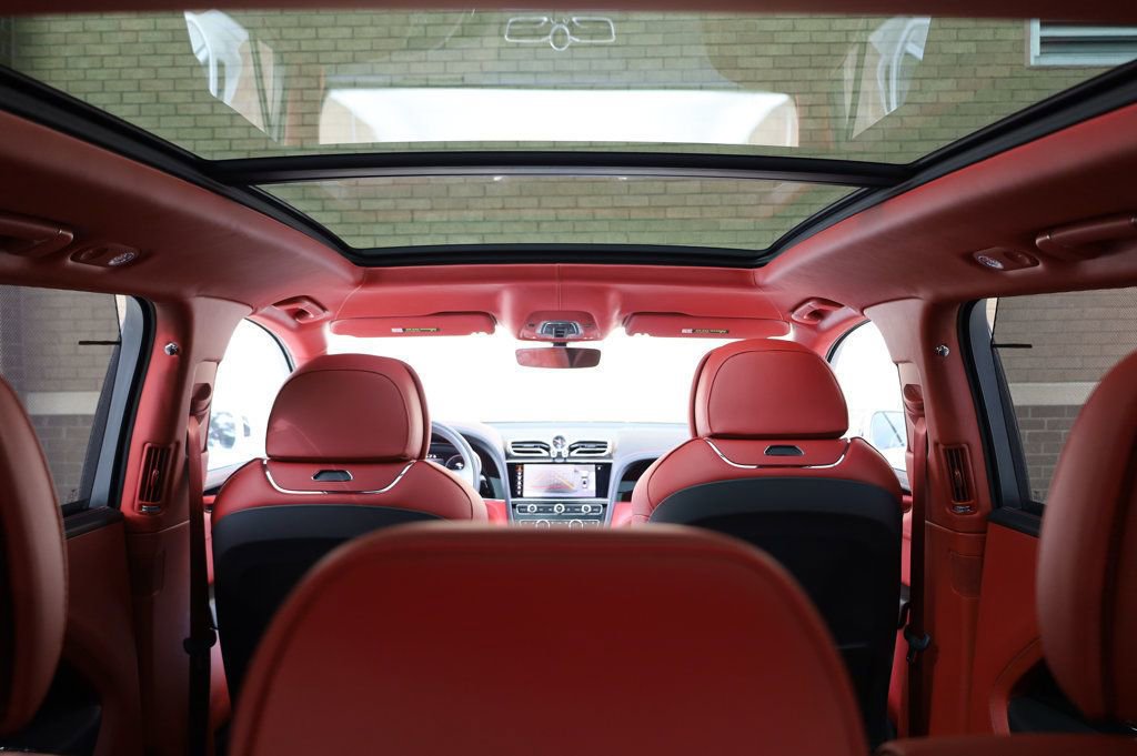 Used 2023 Bentley Bentayga Extended Wheelbase image 12