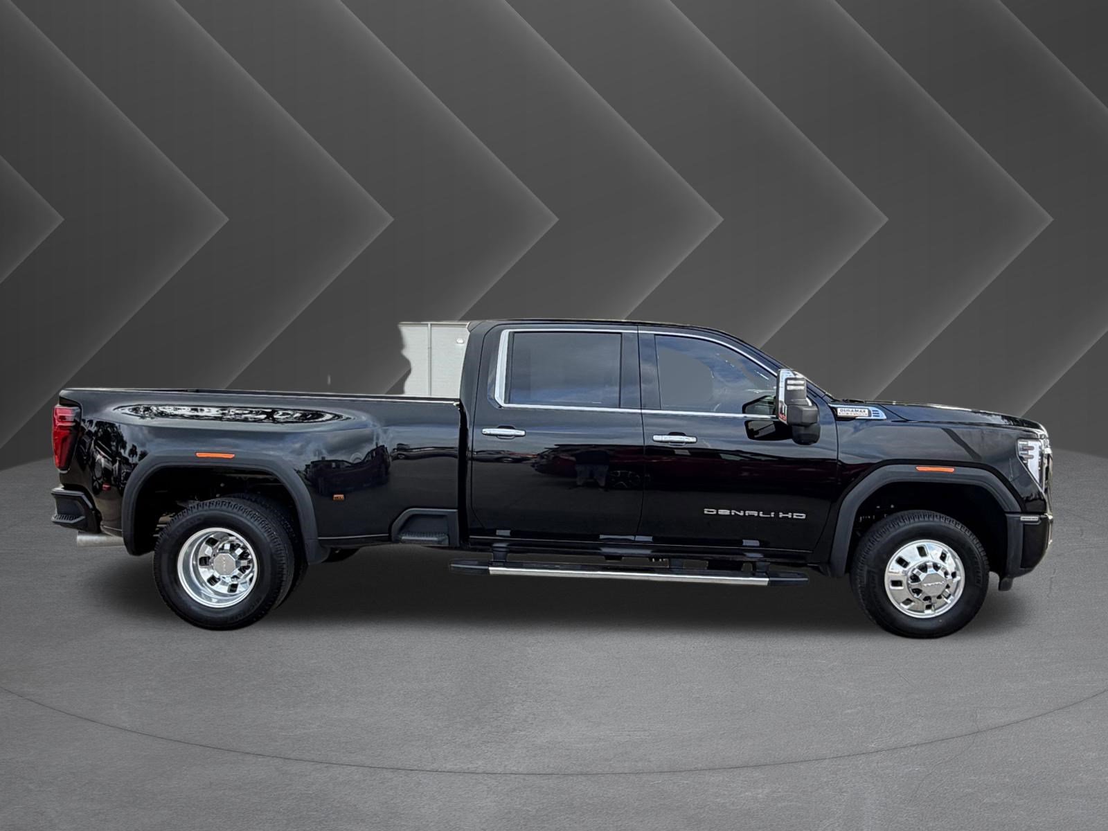 Used 2025 GMC Sierra 3500 Denali AWD/4WD image 5