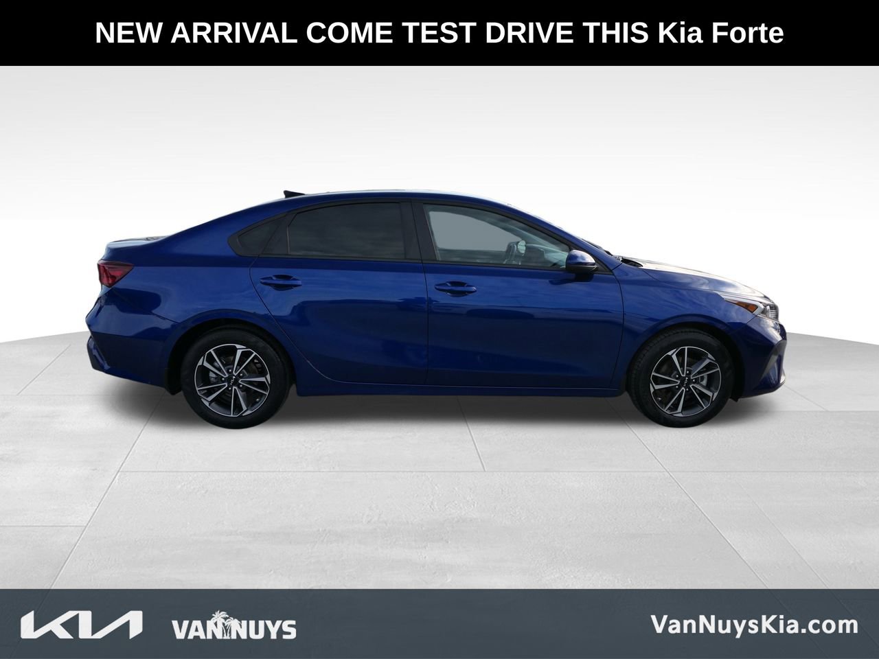Used 2022 Kia Forte LXS image 2