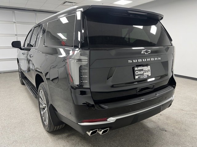 Used 2025 Chevrolet Suburban High Country image 8
