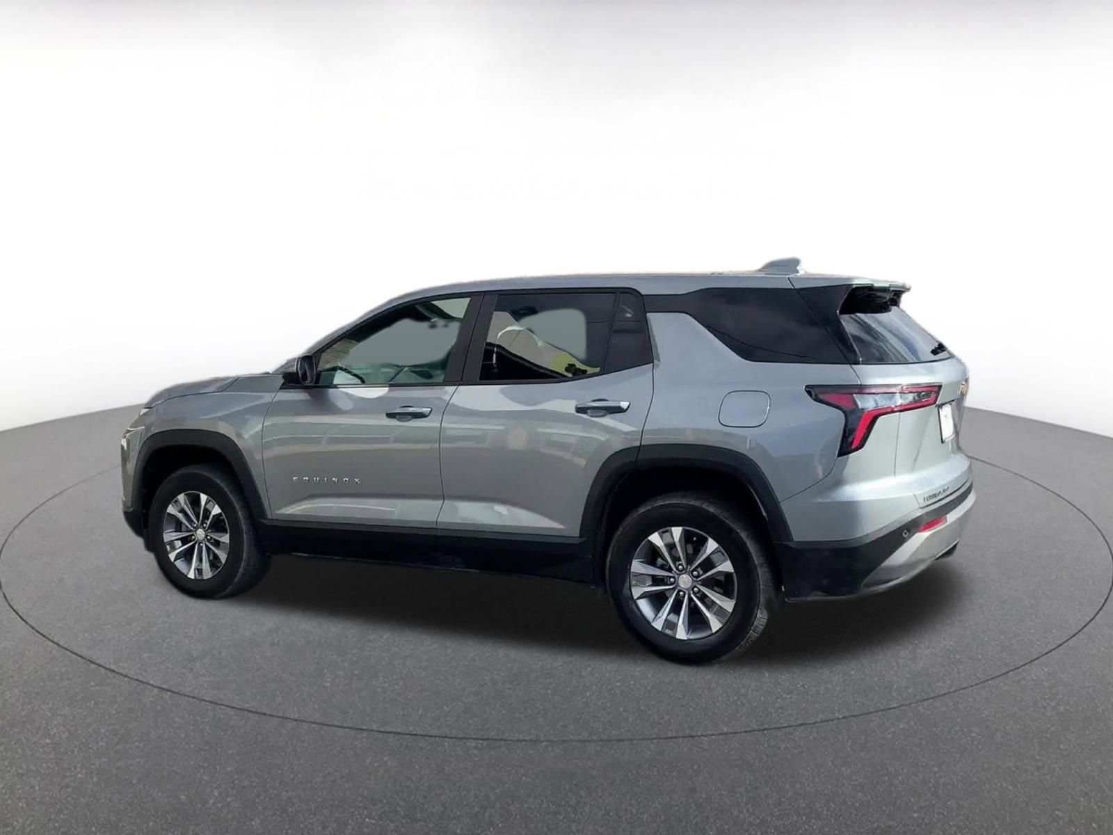 Used 2025 Chevrolet Equinox LT image 10