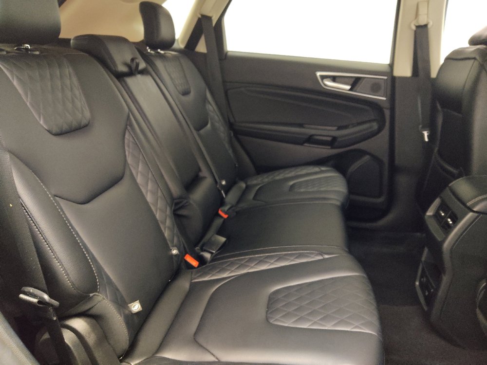 Used 2024 Ford Edge Titanium image 19