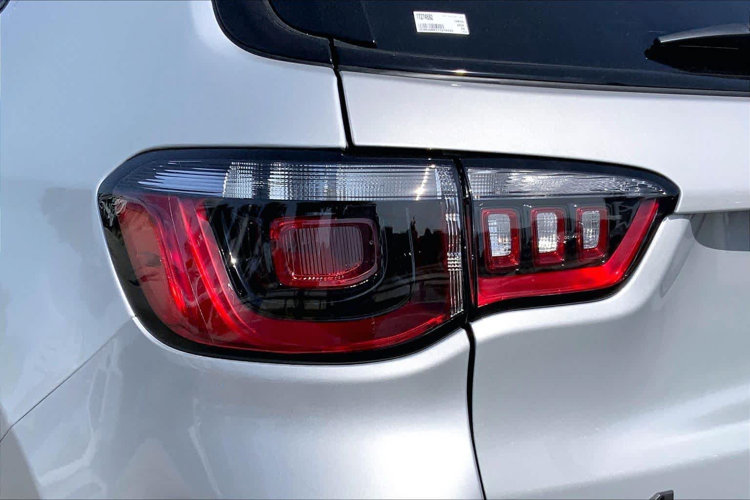 New 2026 Jeep Compass Latitude AWD/4WD image 11
