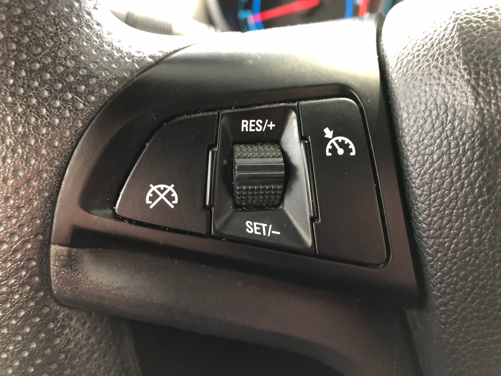 Used 2013 Chevrolet Cruze LS FWD image 32