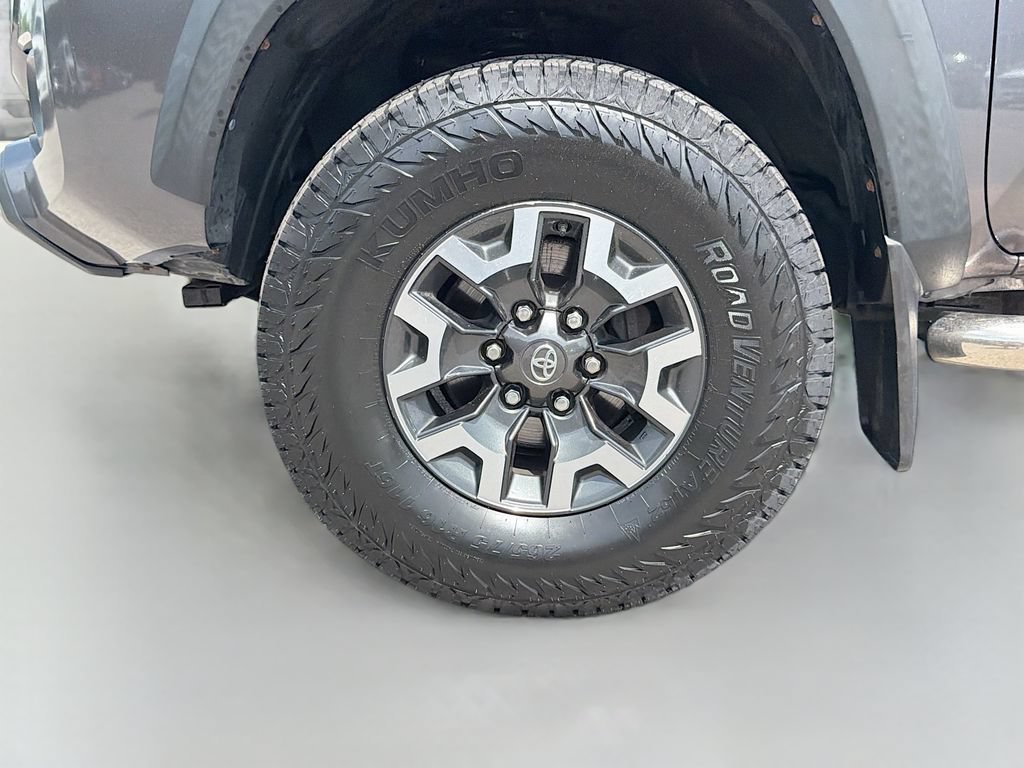 Used 2017 Toyota Tacoma TRD Off-Road AWD/4WD image 33