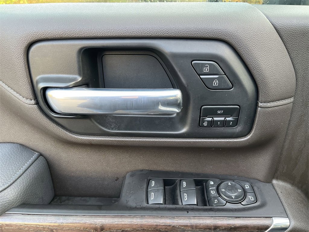 Used 2021 GMC Sierra 3500 Denali w/ Denali Ultimate Package image 24