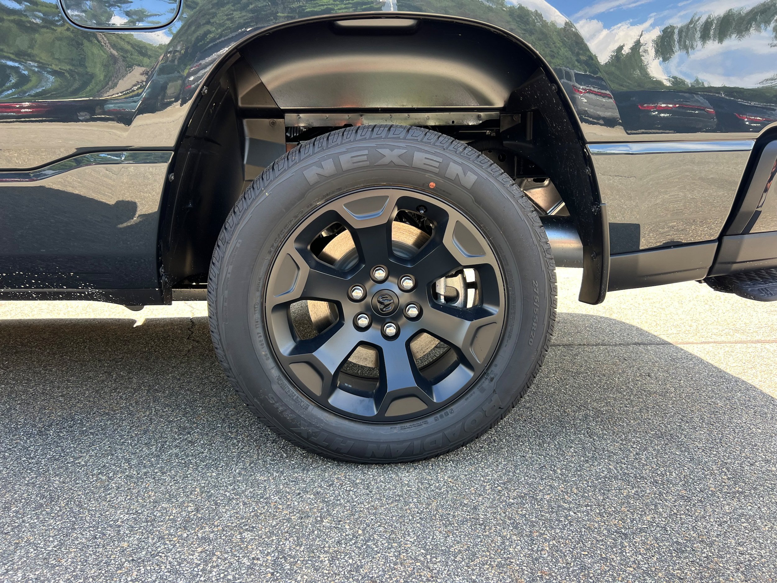 New 2026 RAM 1500 Express AWD/4WD image 9