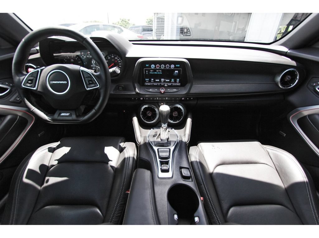Used 2016 Chevrolet Camaro SS RWD image 10