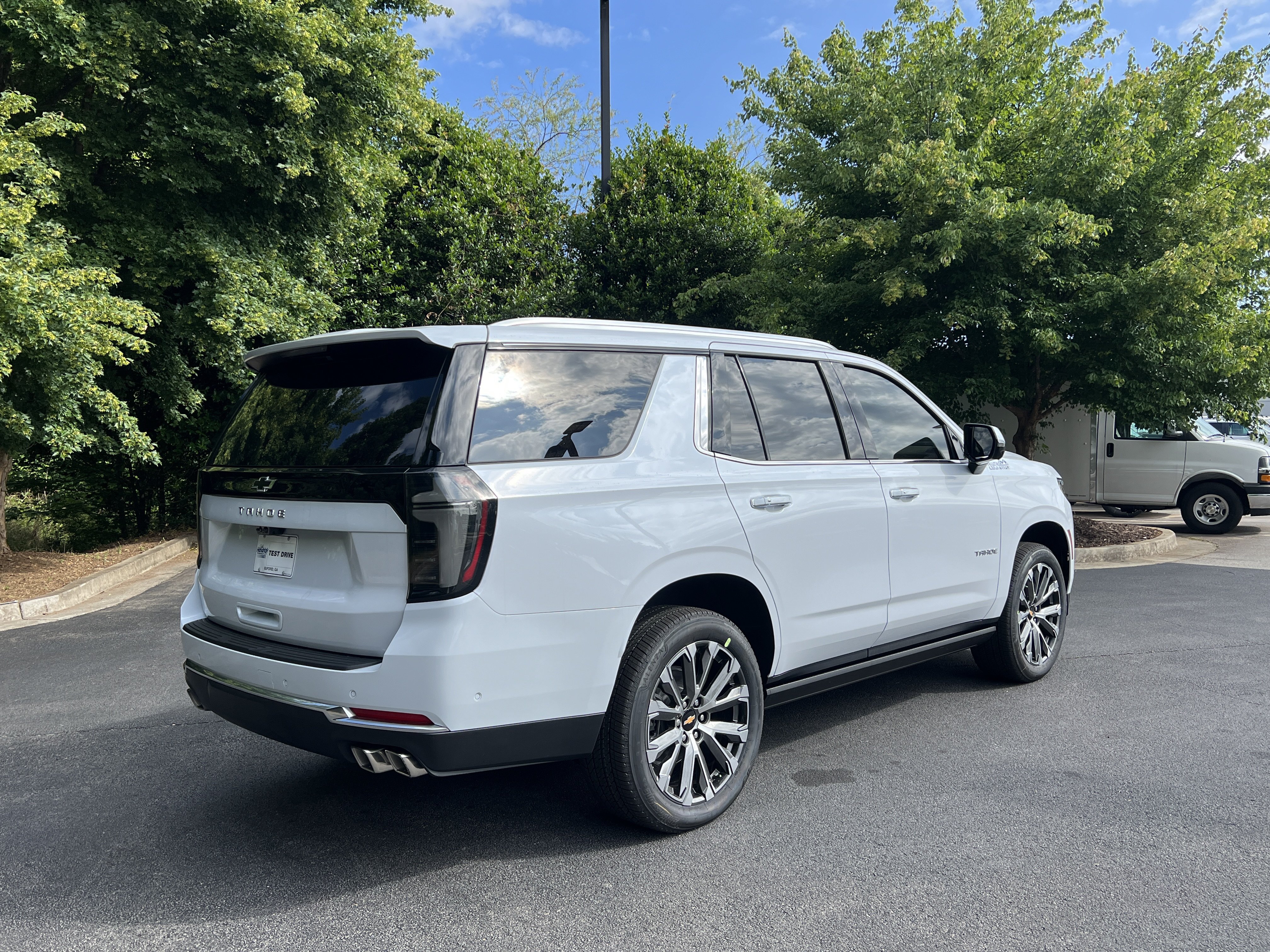 New 2026 Chevrolet Tahoe High Country AWD/4WD image 9