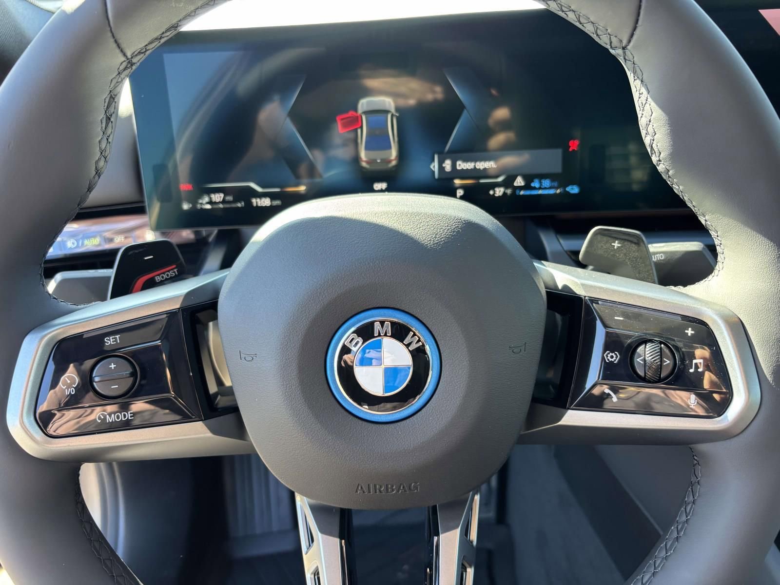 New 2026 BMW 550e xDrive image 16