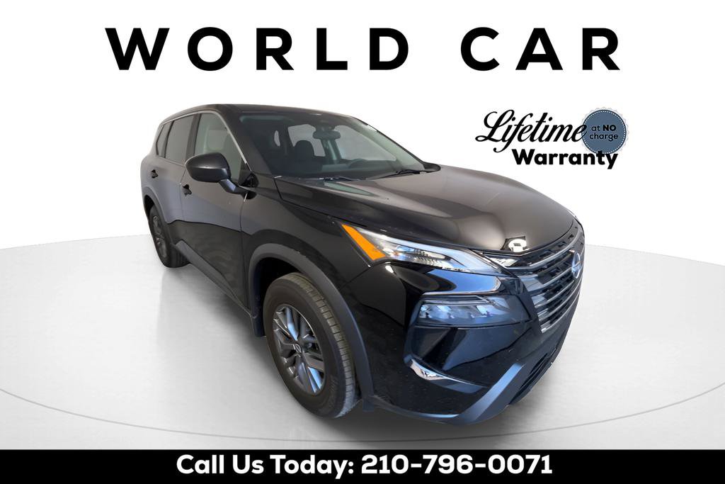 Used 2024 Nissan Rogue S image 2