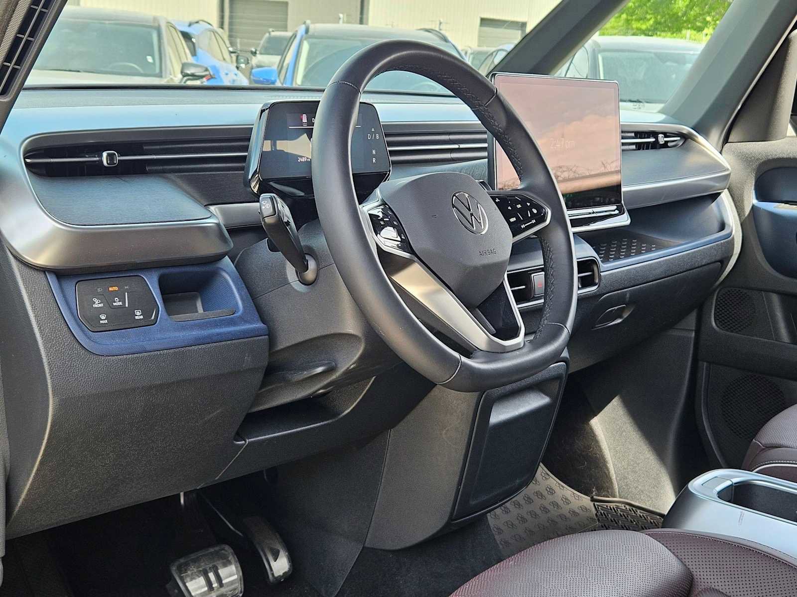 Used 2025 Volkswagen ID. Buzz Pro S image 2