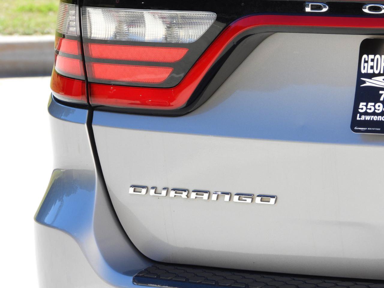 Used 2018 Dodge Durango SXT w/ 3rd Row Seating Group RWD image 11