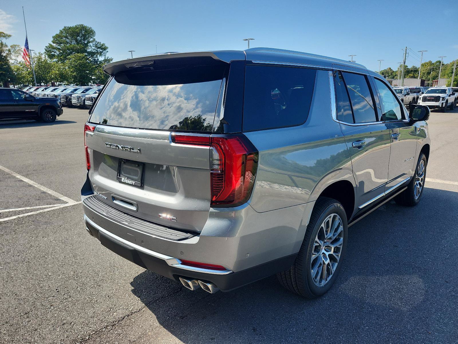 New 2027 GMC Yukon Denali w/ Sun & Power Step Package AWD/4WD image 3