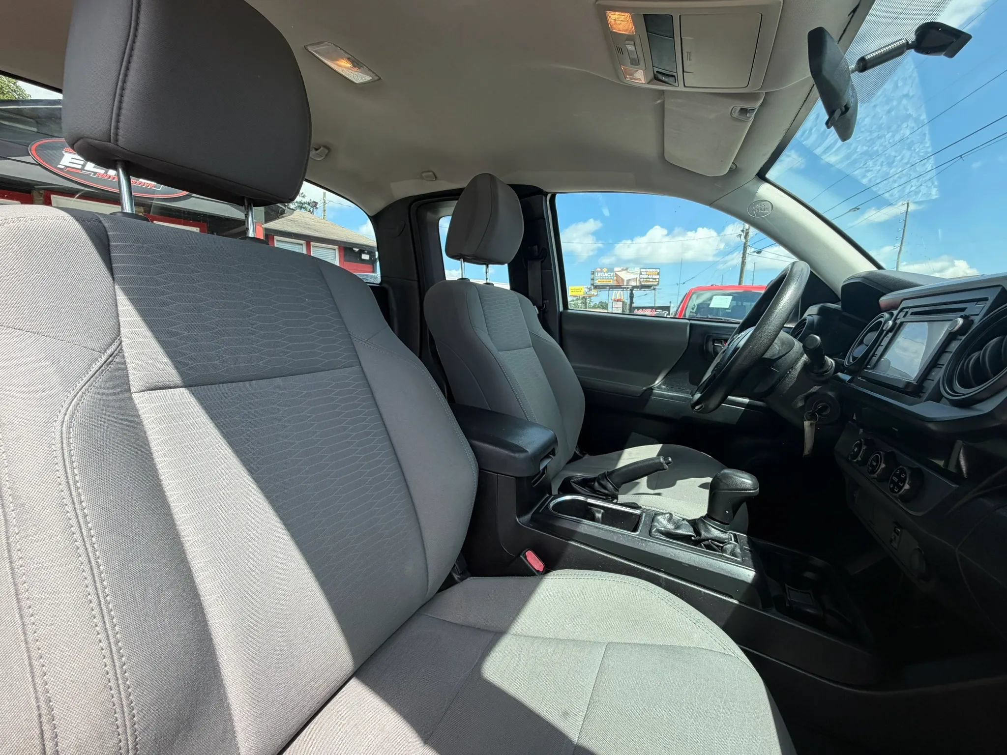 Used 2016 Toyota Tacoma SR RWD image 20