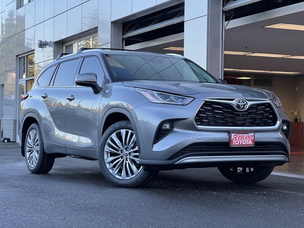 New 2025 Toyota Highlander Platinum