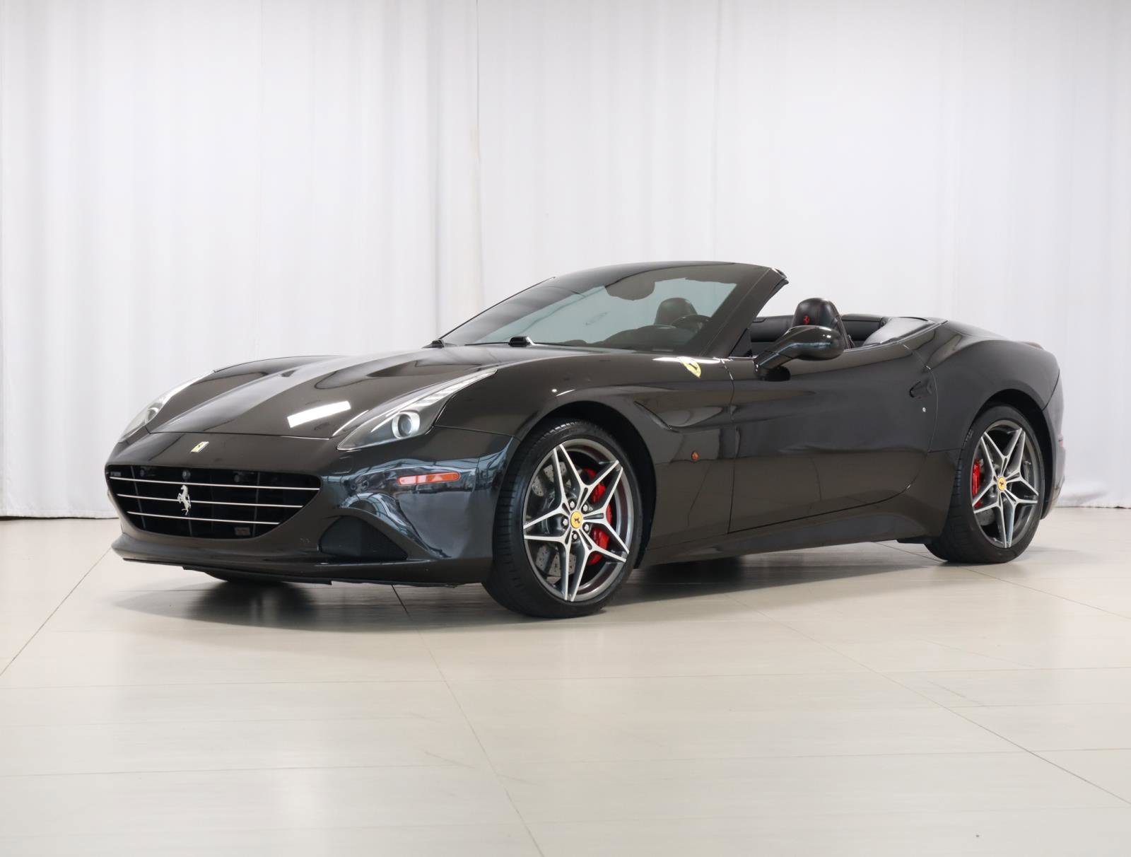 Used 2016 Ferrari California T RWD video 3