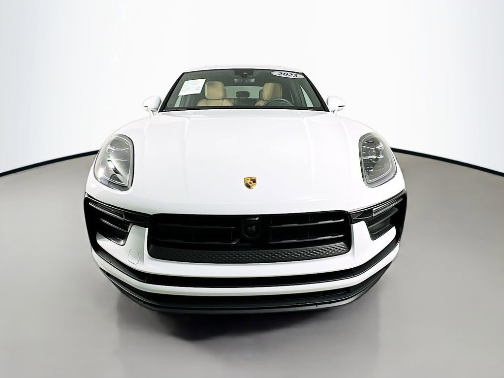 Used 2025 Porsche Macan image 6