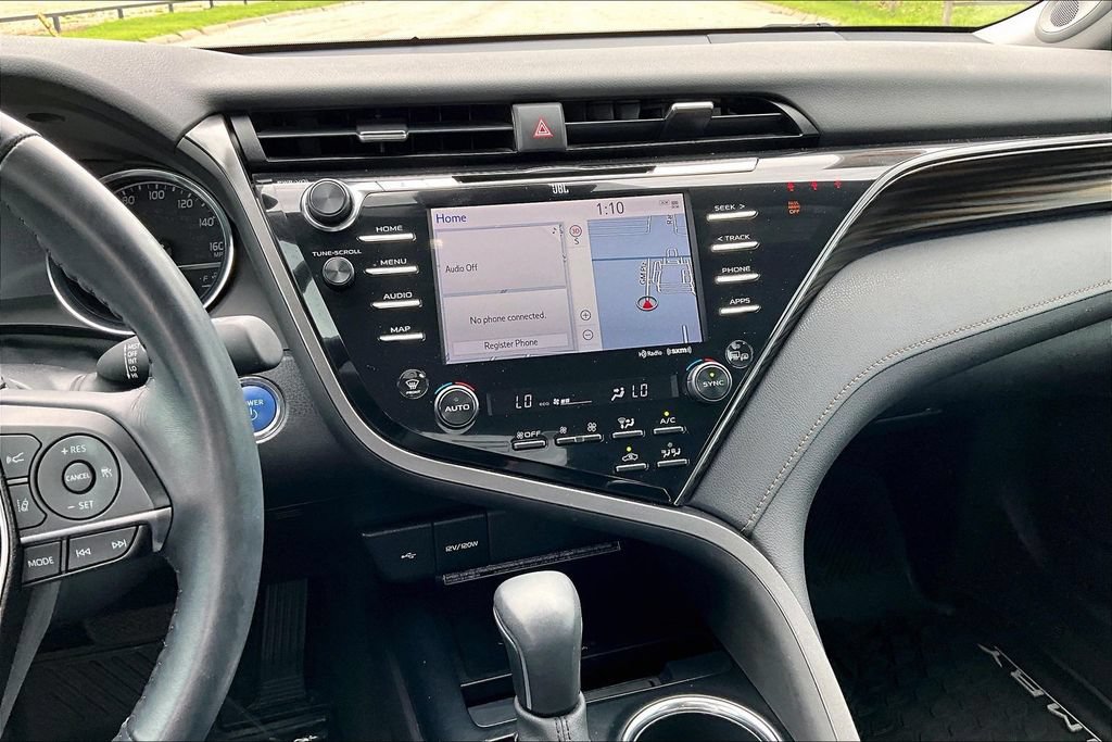Used 2020 Toyota Camry XLE w/ Sunroof Package FWD image 6