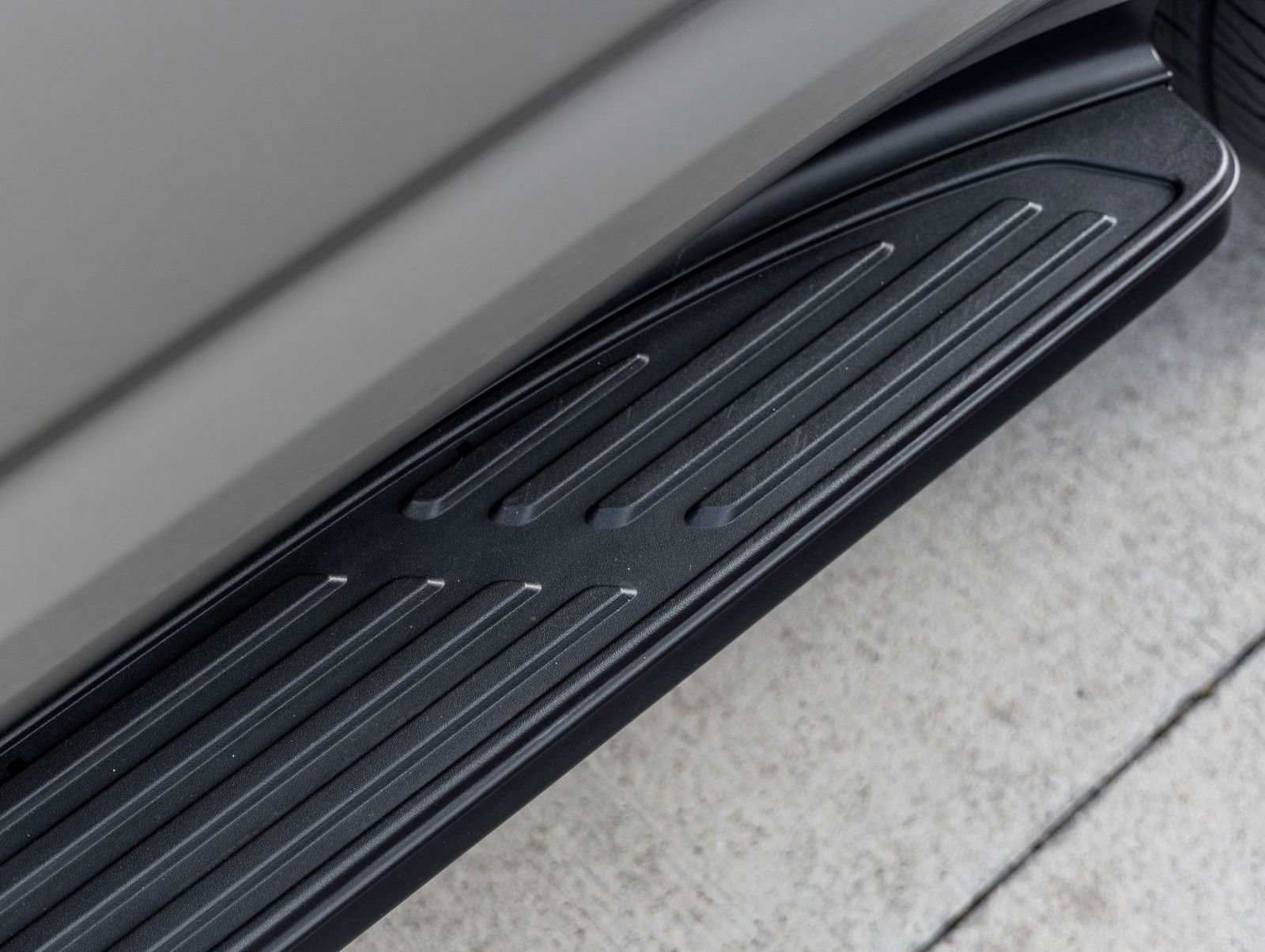 Used 2023 Lexus LX 600 F Sport w/ Accessory Package (Z1) image 13