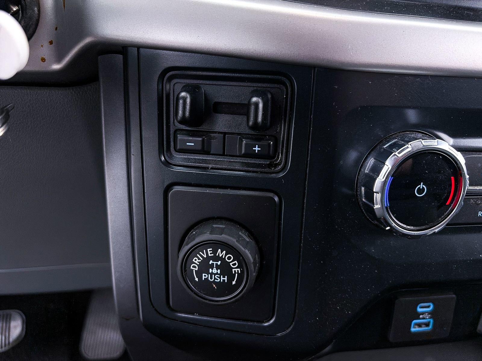 Used 2022 Ford F150 XLT w/ Equipment Group 301A Mid image 24