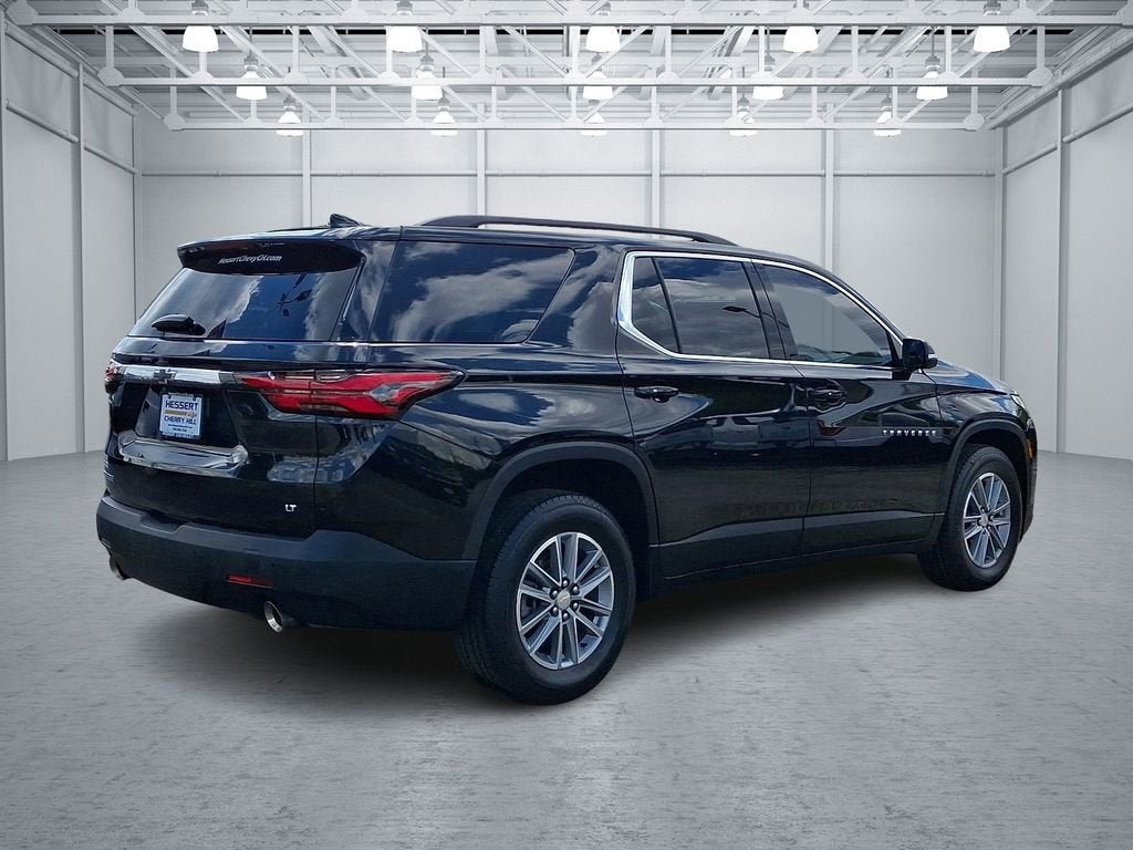 Certified 2022 Chevrolet Traverse LT w/ LPO, Cargo Package FWD image 5