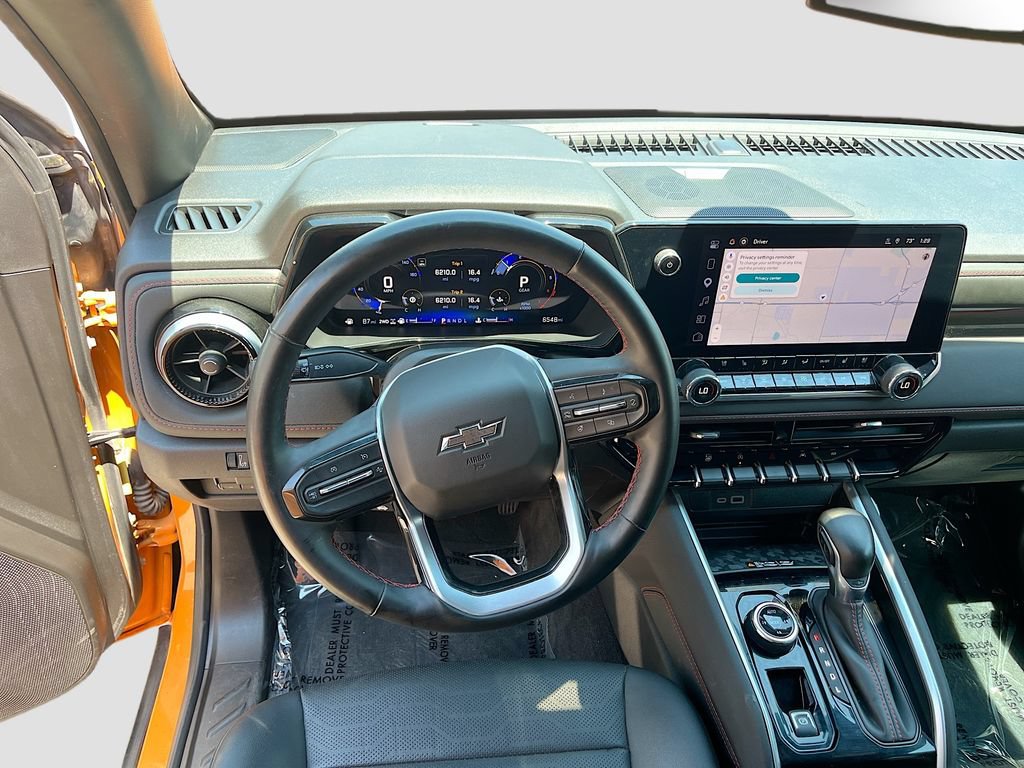 Used 2025 Chevrolet Colorado Z71 w/ Technology Package AWD/4WD image 22