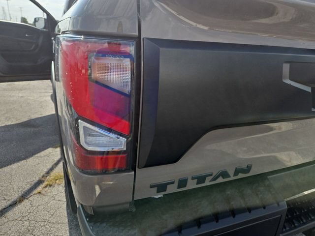 Used 2023 Nissan Titan PRO-4X w/ Pro-4x Convenience Package AWD/4WD image 29