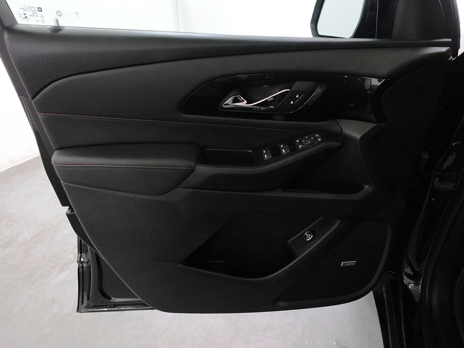 Used 2023 Chevrolet Traverse RS AWD/4WD image 10