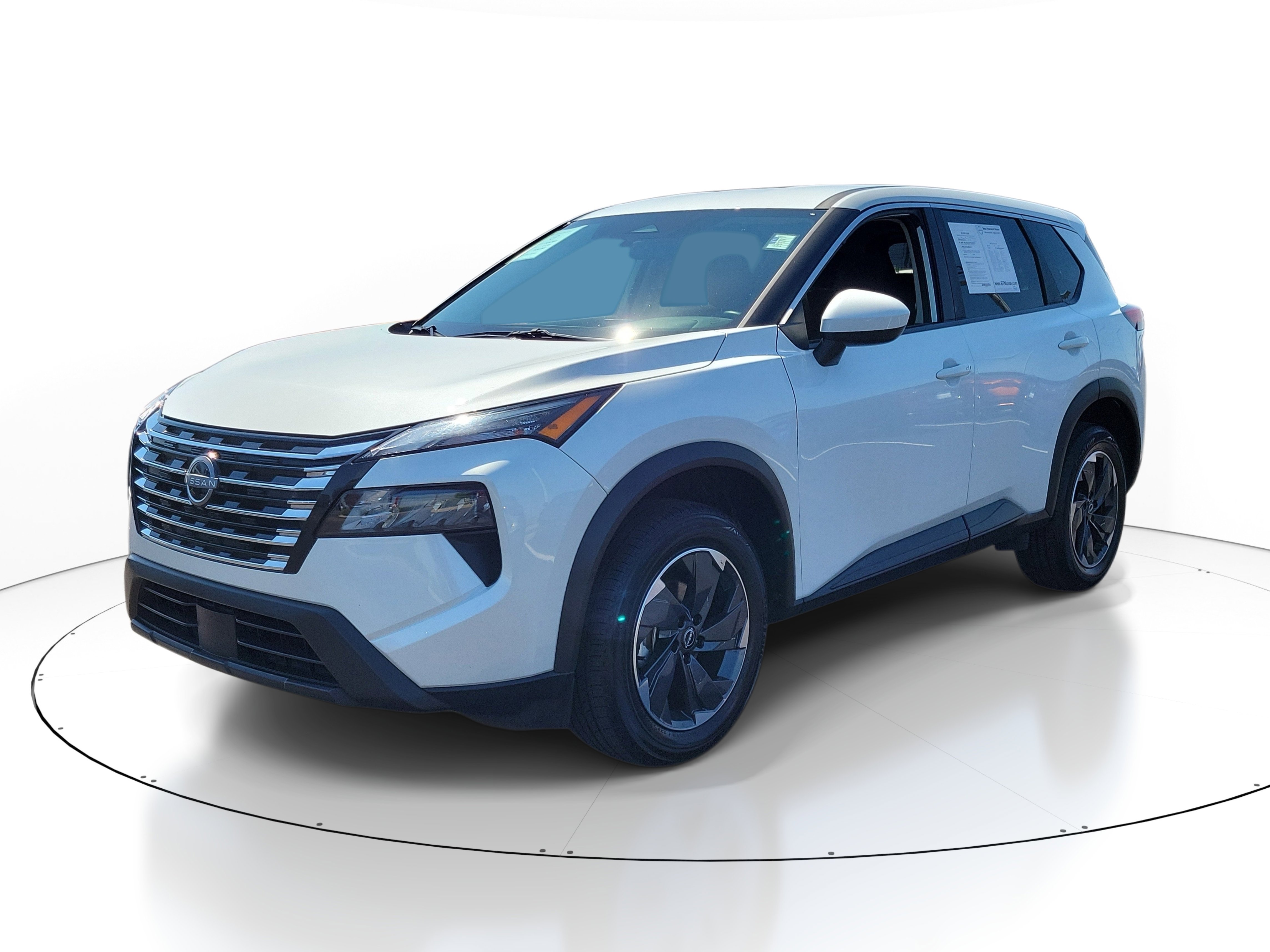 Used 2025 Nissan Rogue SV AWD/4WD image 2
