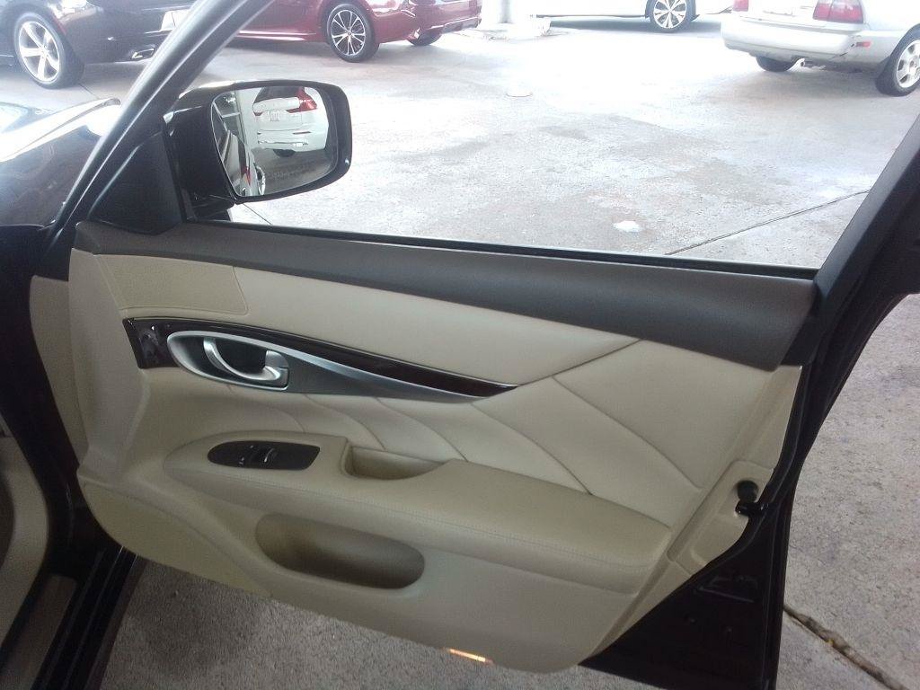 Used 2014 INFINITI Q70 3.7 w/ Premium Package AWD/4WD image 24