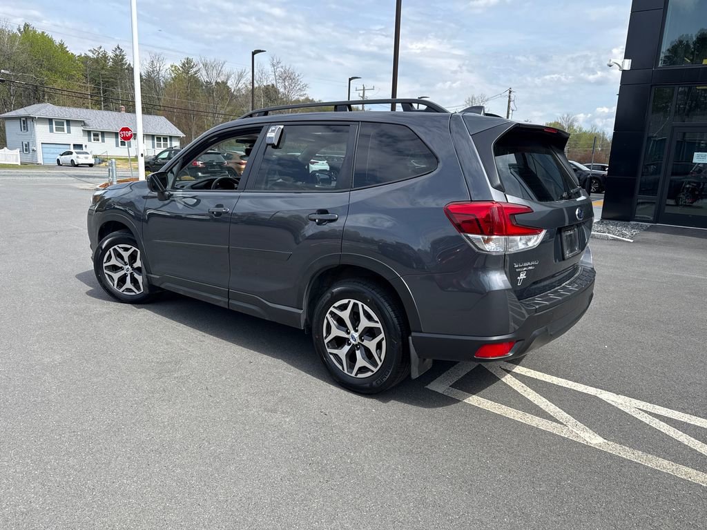 Used 2023 Subaru Forester Premium AWD/4WD image 3