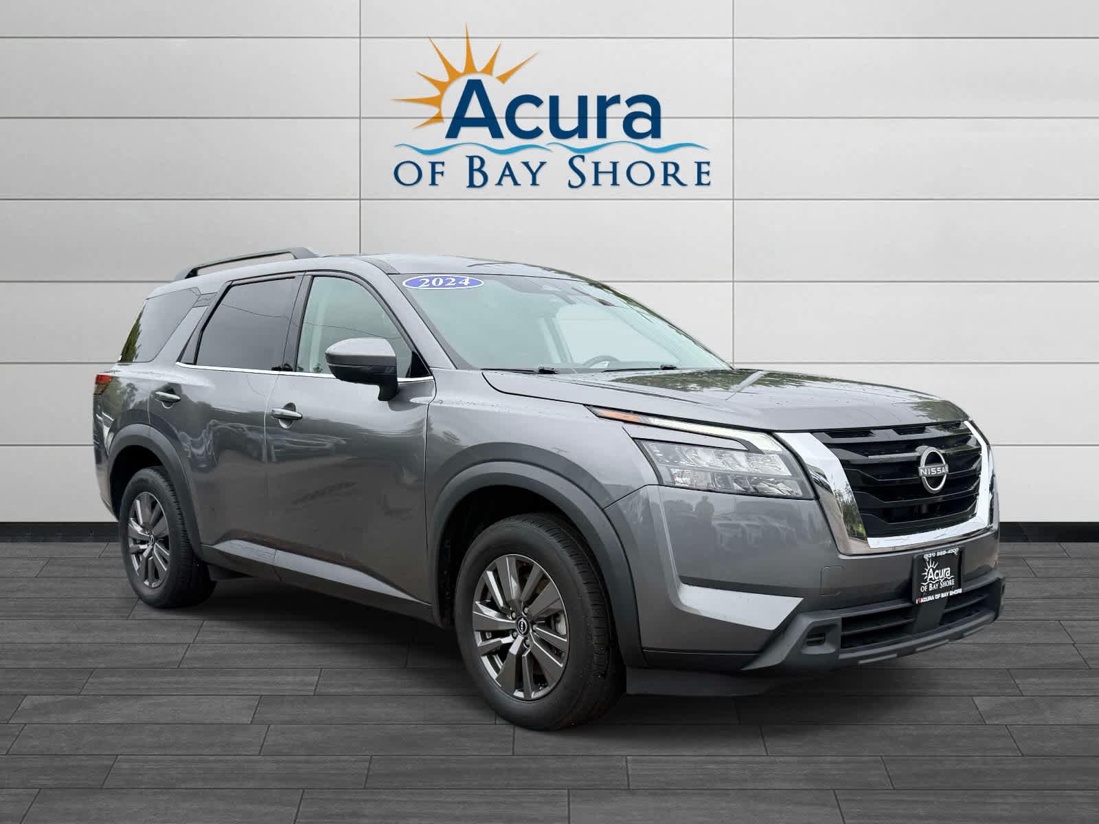 Used 2024 Nissan Pathfinder SV AWD/4WD image 2