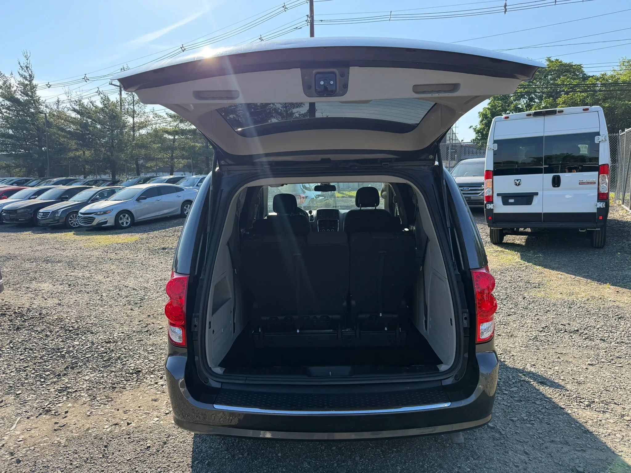 Used 2019 Dodge Grand Caravan SE w/ UConnect Hands-Free Group FWD image 28