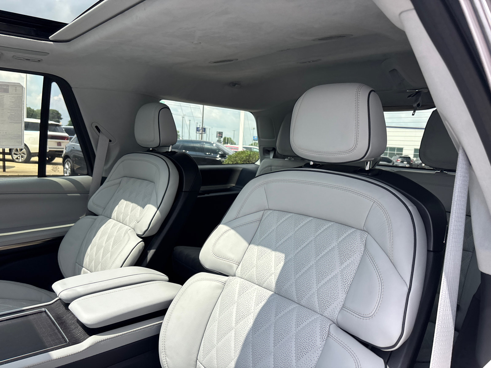 New 2027 Lincoln Navigator Black Label AWD/4WD image 26