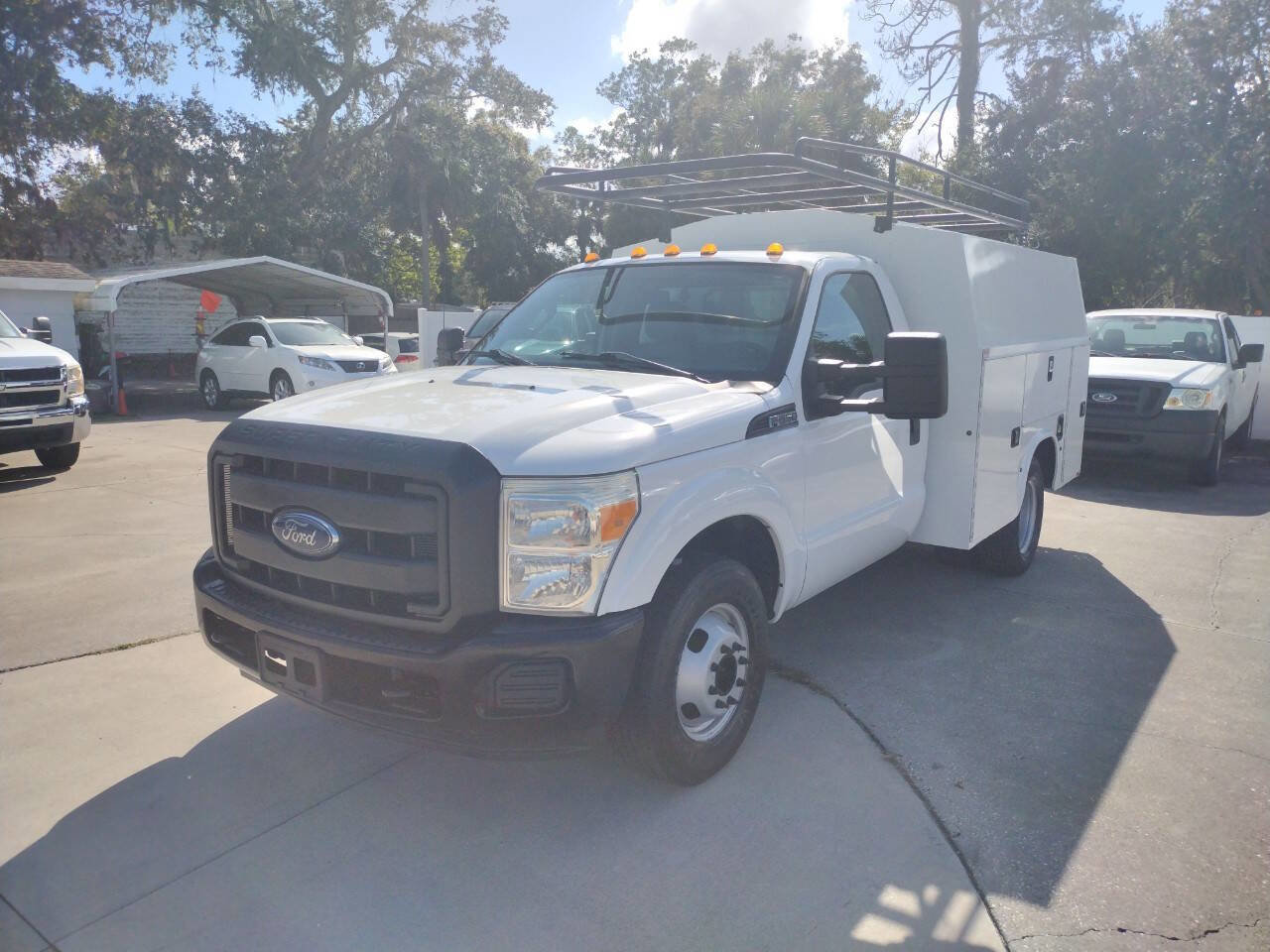 Used 2015 Ford F350 XL image 4
