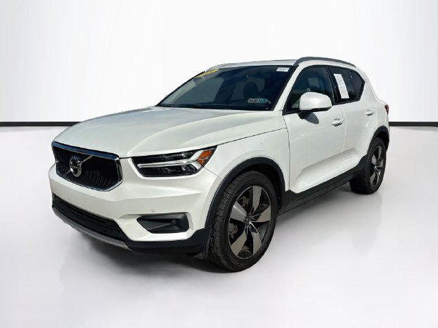 Used 2021 Volvo XC40 T5 Momentum w/ Protection Package Premier AWD/4WD image 3
