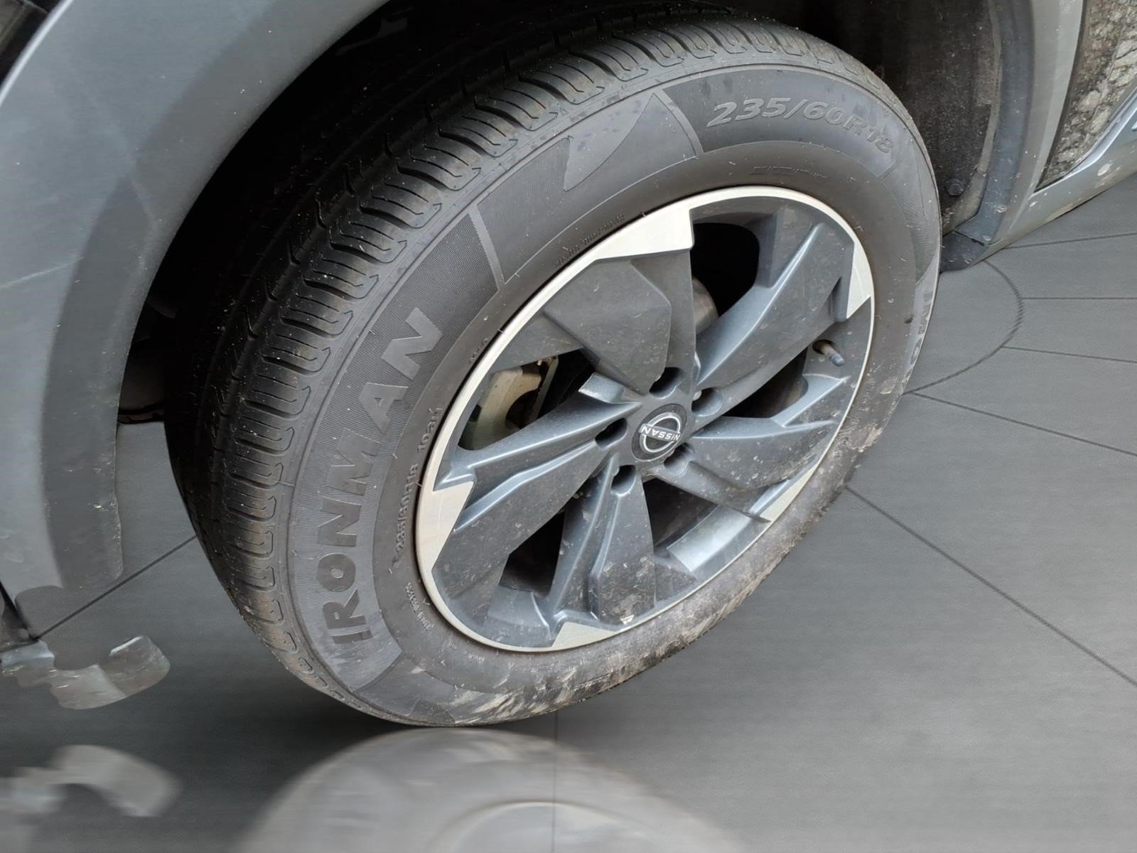 Used 2025 Nissan Rogue SV AWD/4WD image 5