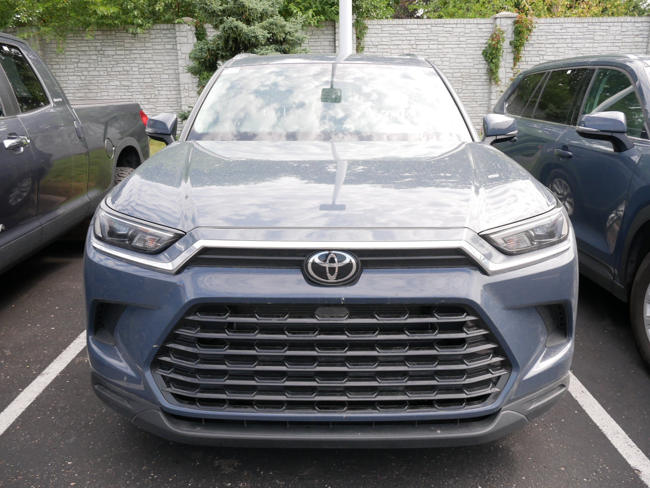 Used 2026 Toyota Grand Highlander AWD image 2