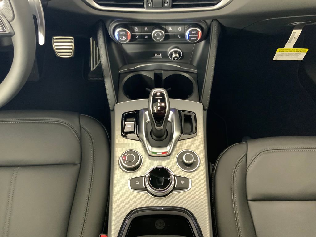 New 2025 Alfa Romeo Stelvio Sprint w/ Convenience Package AWD/4WD image 30