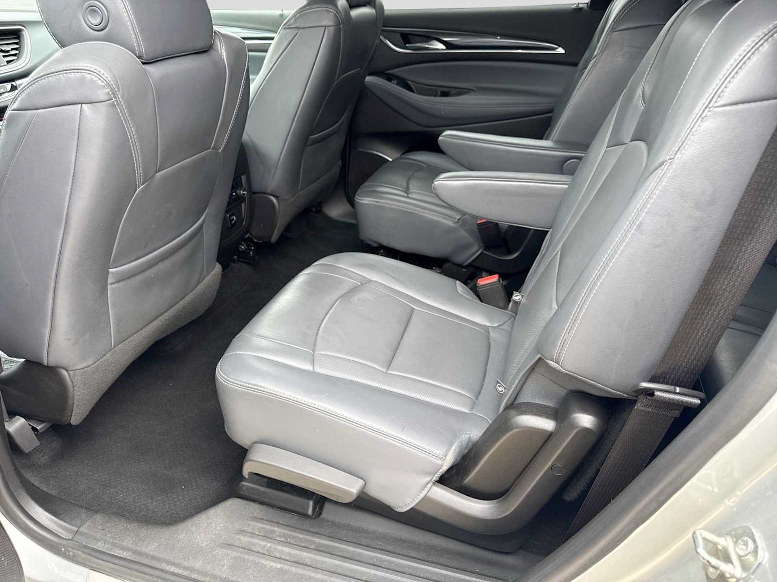 Used 2018 Buick Enclave Essence FWD image 18