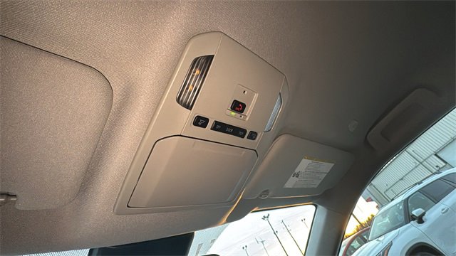 Used 2024 Toyota Highlander LE image 22